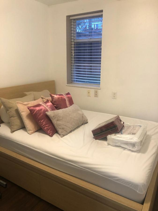 Quiet-Comfy 3 Bedroom Home On A Tree Lined Street In Kits Vancouver Exteriör bild